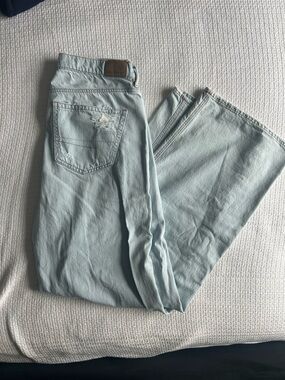 American Eagle Outfitters Light Wash Skater Denim Jeans